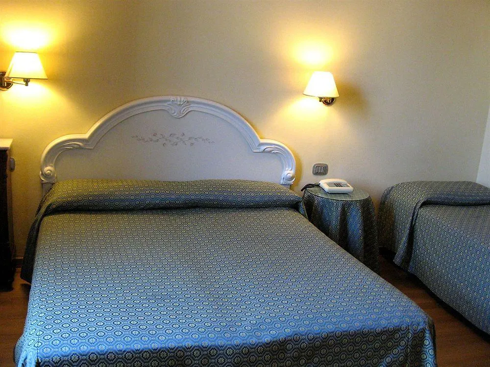 ***  Hotel Annabella Roof Terrace Флоренция Италия